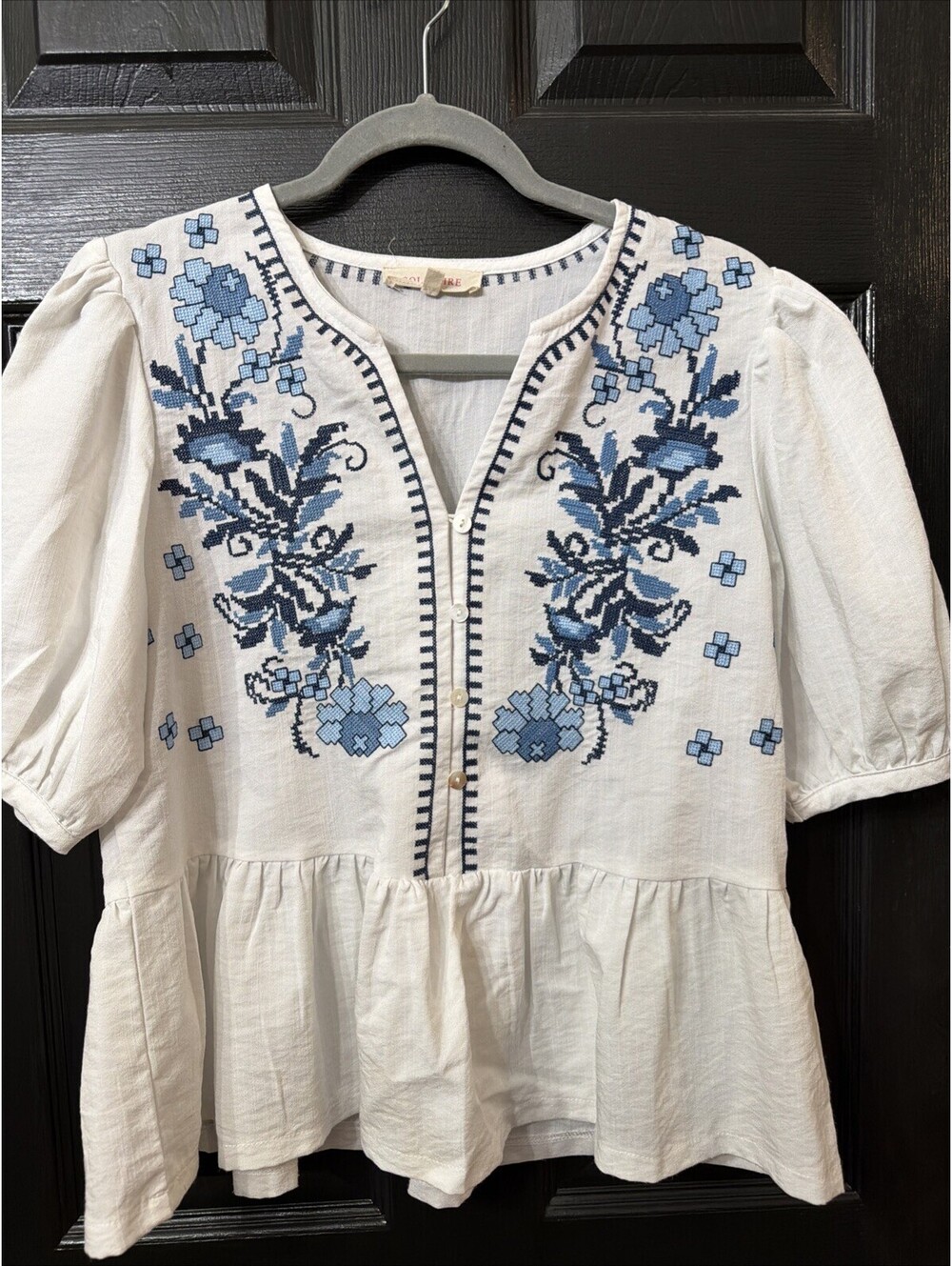 Solitaire Floral Embroidered Top Womens M Boho Peasant Cottage Hippie Puff Sleev